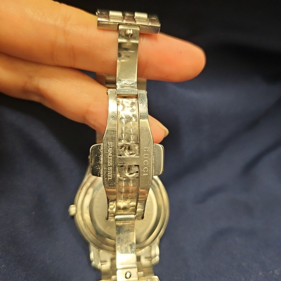 Gucci G-Timeless watch (unisex) - Picture 4 of 8